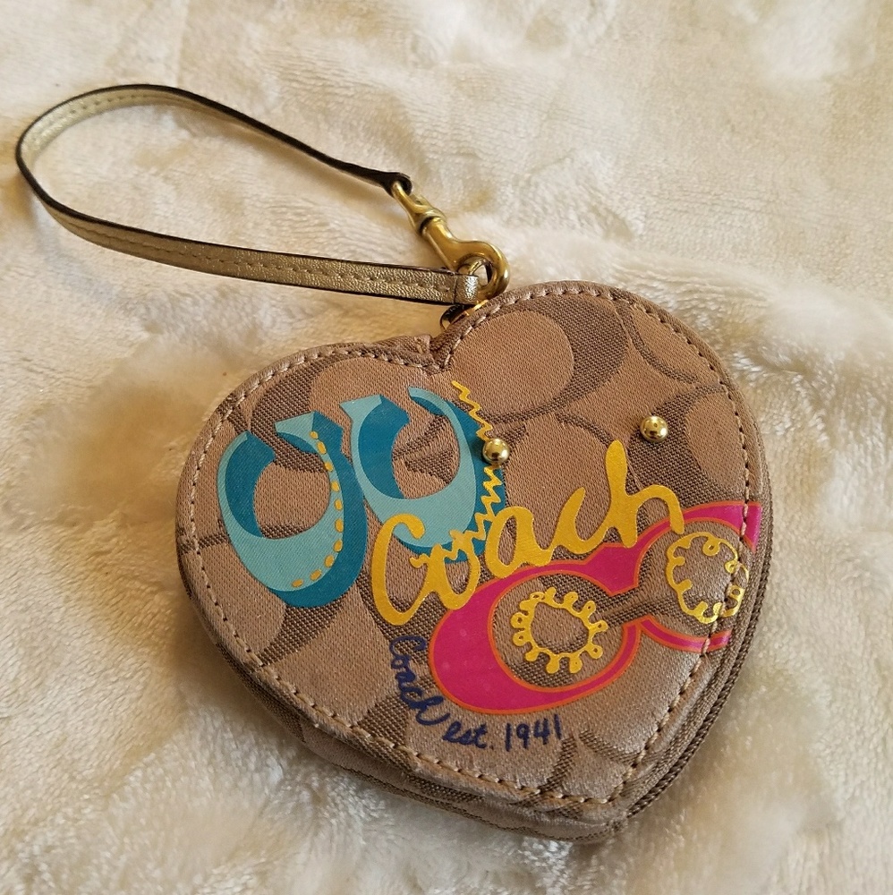 HOST PICK!!! 🍃MINT🍃Coach🌺Poppy Graffiti Heart Coin Purse